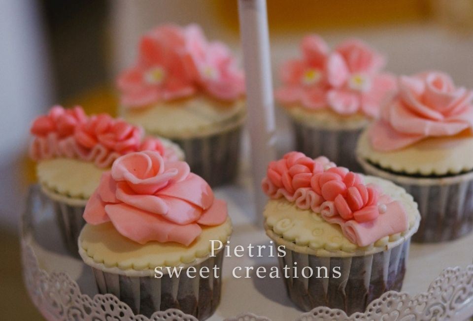 Εικόνα της CUP CAKE FLOWERS